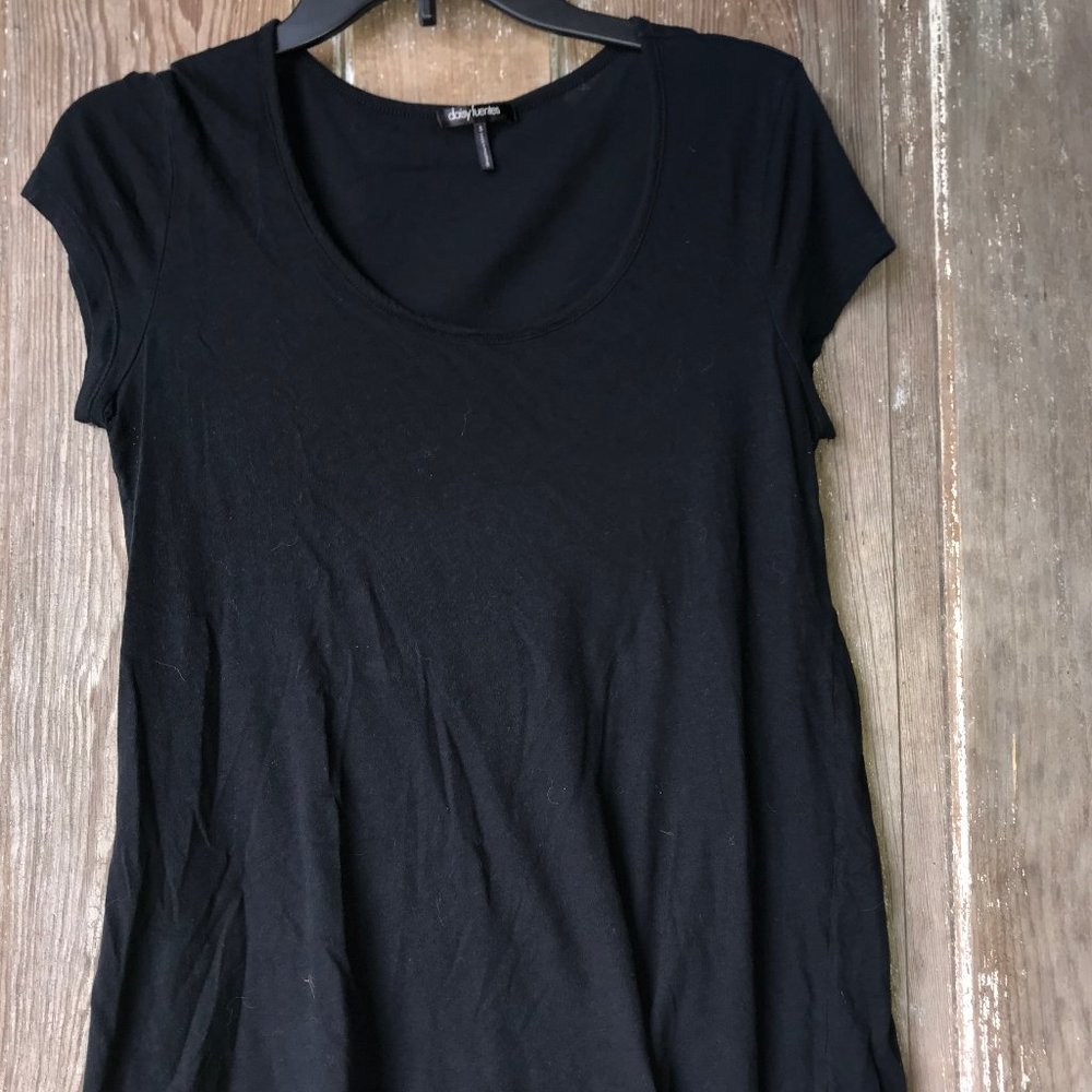 Black tee shirt